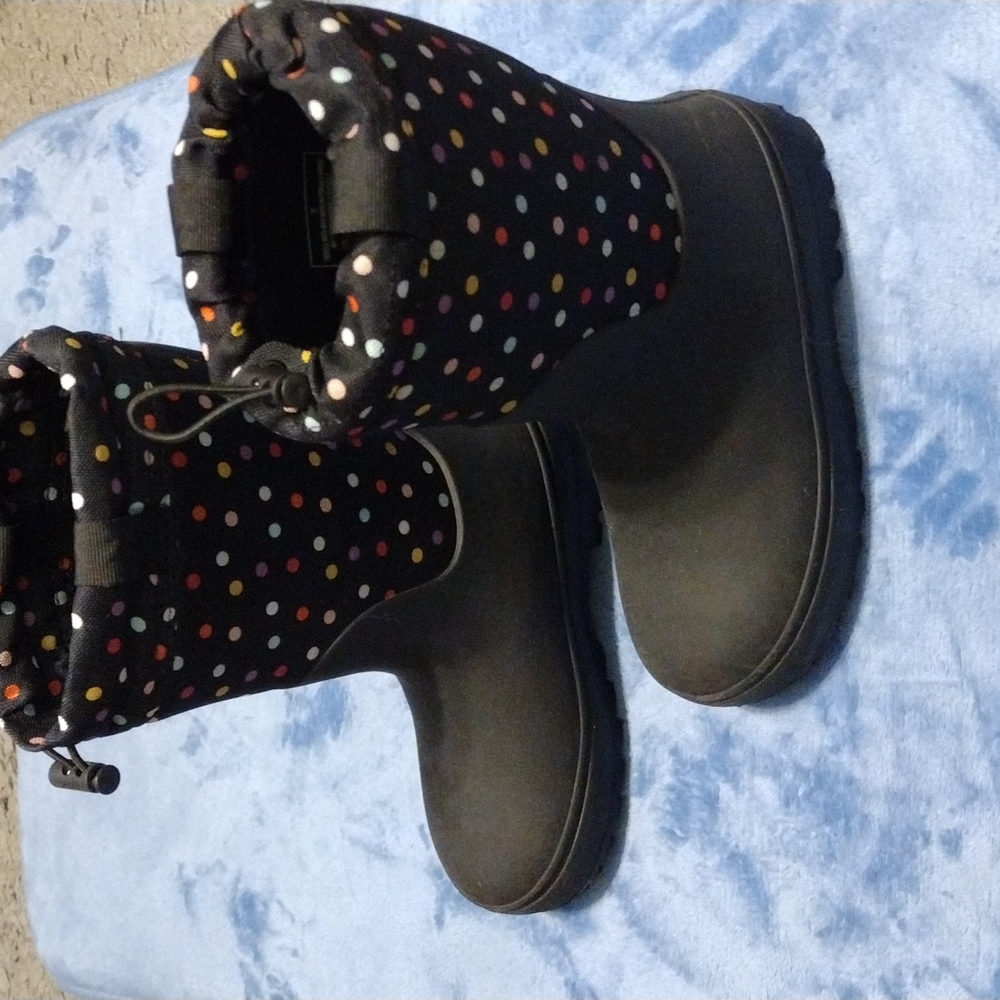 Snow boots